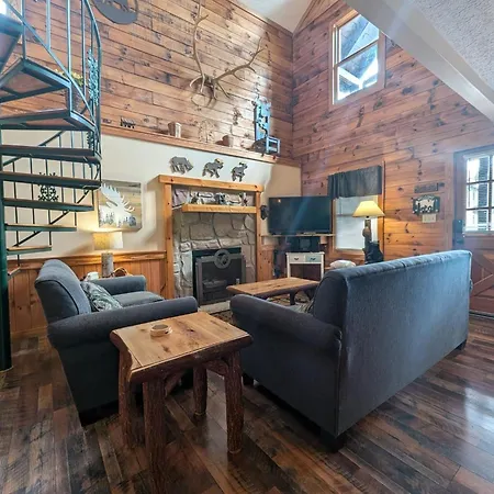 Er13 - Moose Manor Great Location - Close To Town! Cabin